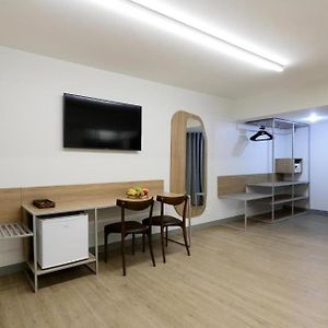Premium Triple Suite Twin